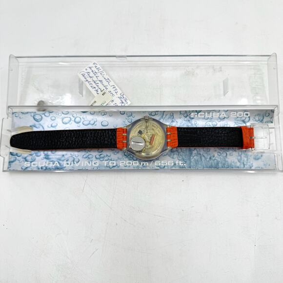 Vintage 90's SWATCH Scuba 200 Red Island SDK106 Watch - Picture 6 of 8